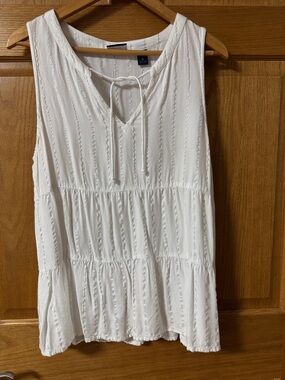 Daytrip White Sleeveless Tiered V-Neck Peasant Camisole